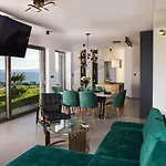 Jadran * Podstrana